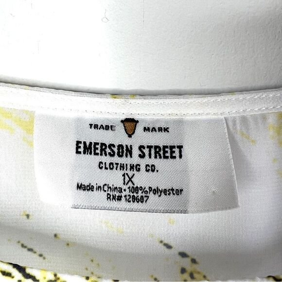 Emerson Street University of Michigan Poncho - Picture 4 of 6